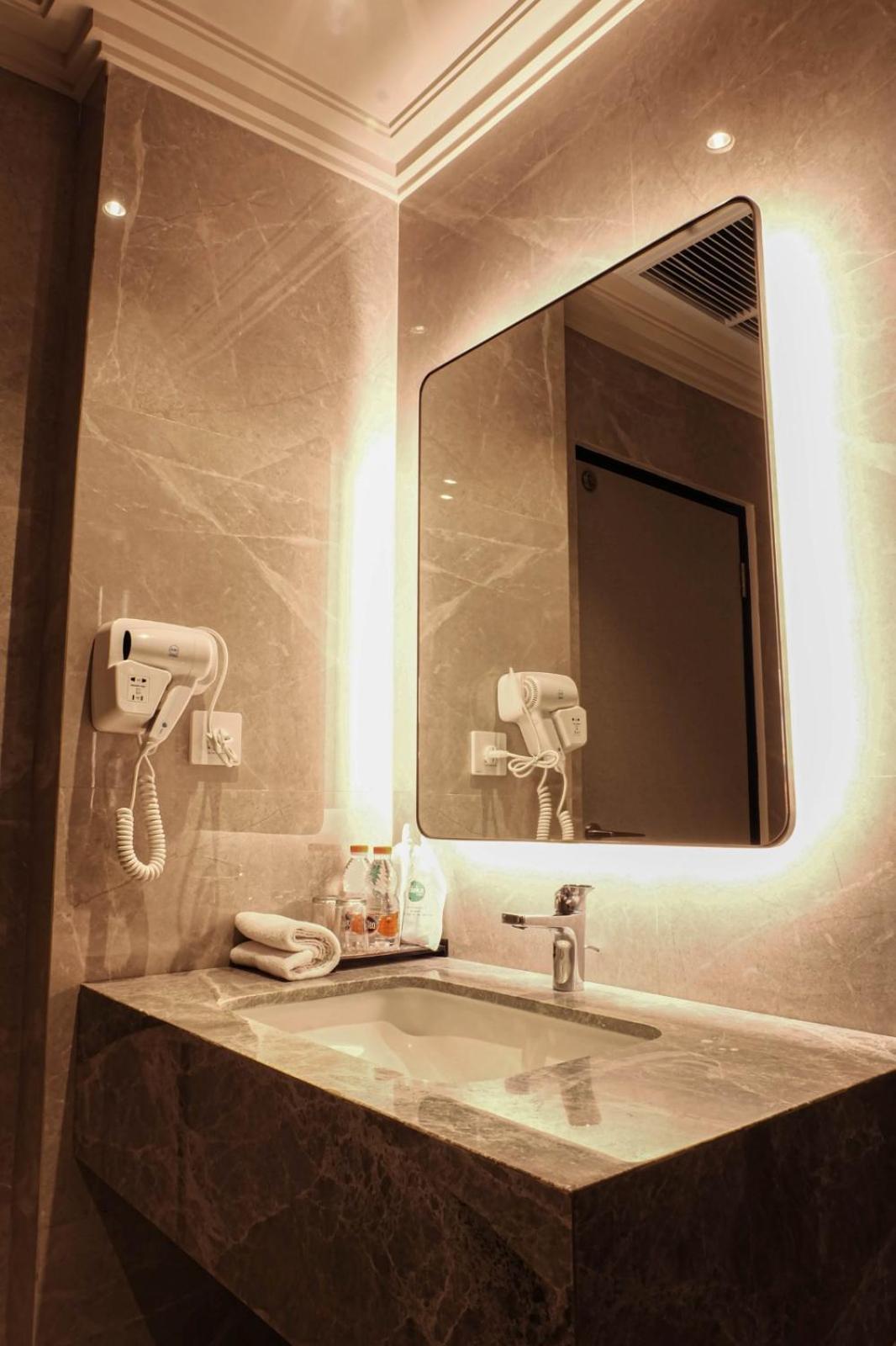 สุราบายา เอชอาร์ มูฮัมหมัด Hotel ห้อง รูปภาพ