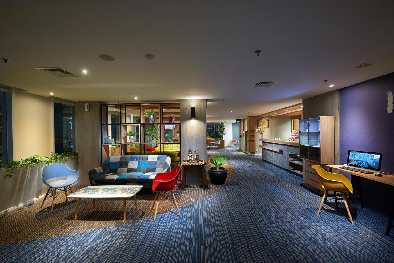สุราบายา เอชอาร์ มูฮัมหมัด Hotel ภายนอก รูปภาพ